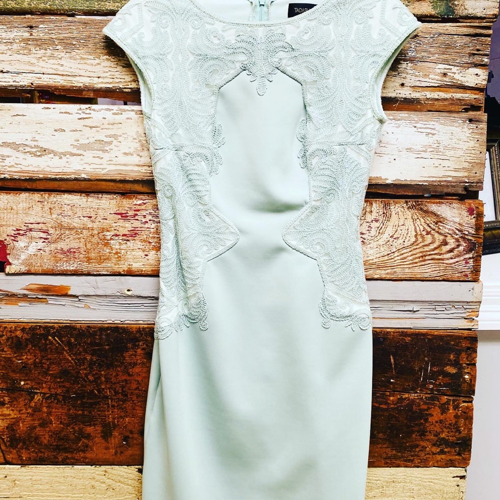 DESIGNER~ TADASHI SHOJI DRESS~ SIZE:XS